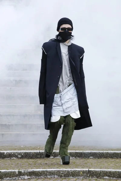Look 33